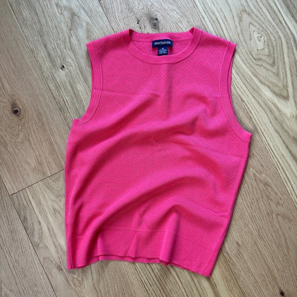 LIKE NEW Ann Taylor Pink Crew Neck Sweater Shell Silk/Nylon Size Medium